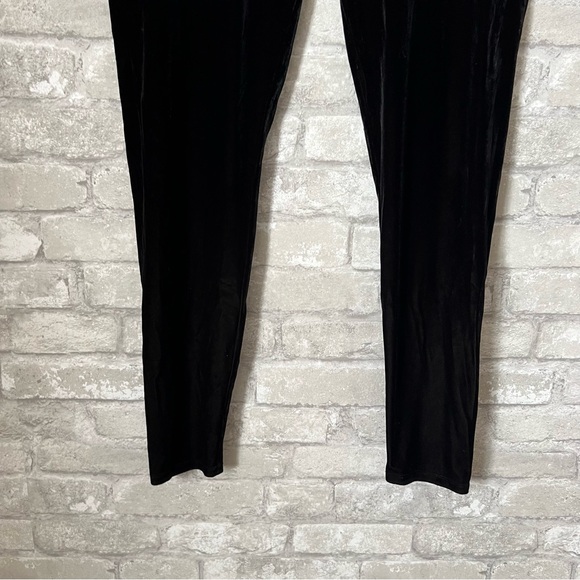 **FLAWED** Eileen Fisher Women's Medium Black Velvet Skinny Pants. Ankle Length. - Picture 5 of 8